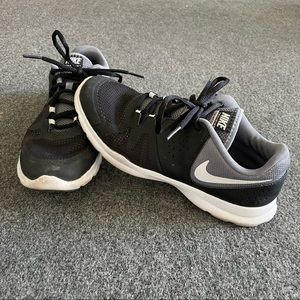 Nike Running Training Shoes Womens 7 Gray Black Mesh Core Motion TR 3 Athletic